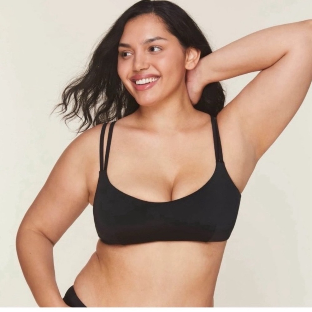NWT Andie The Rockaway Bikini Top in Black sz M
